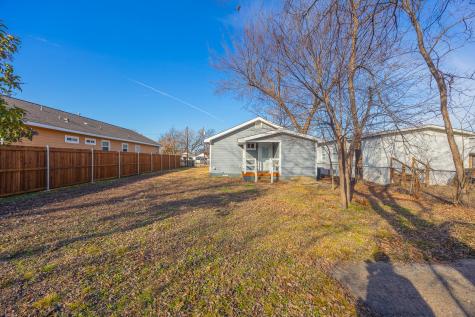 4042 Ladale Drive Dallas TX 75212