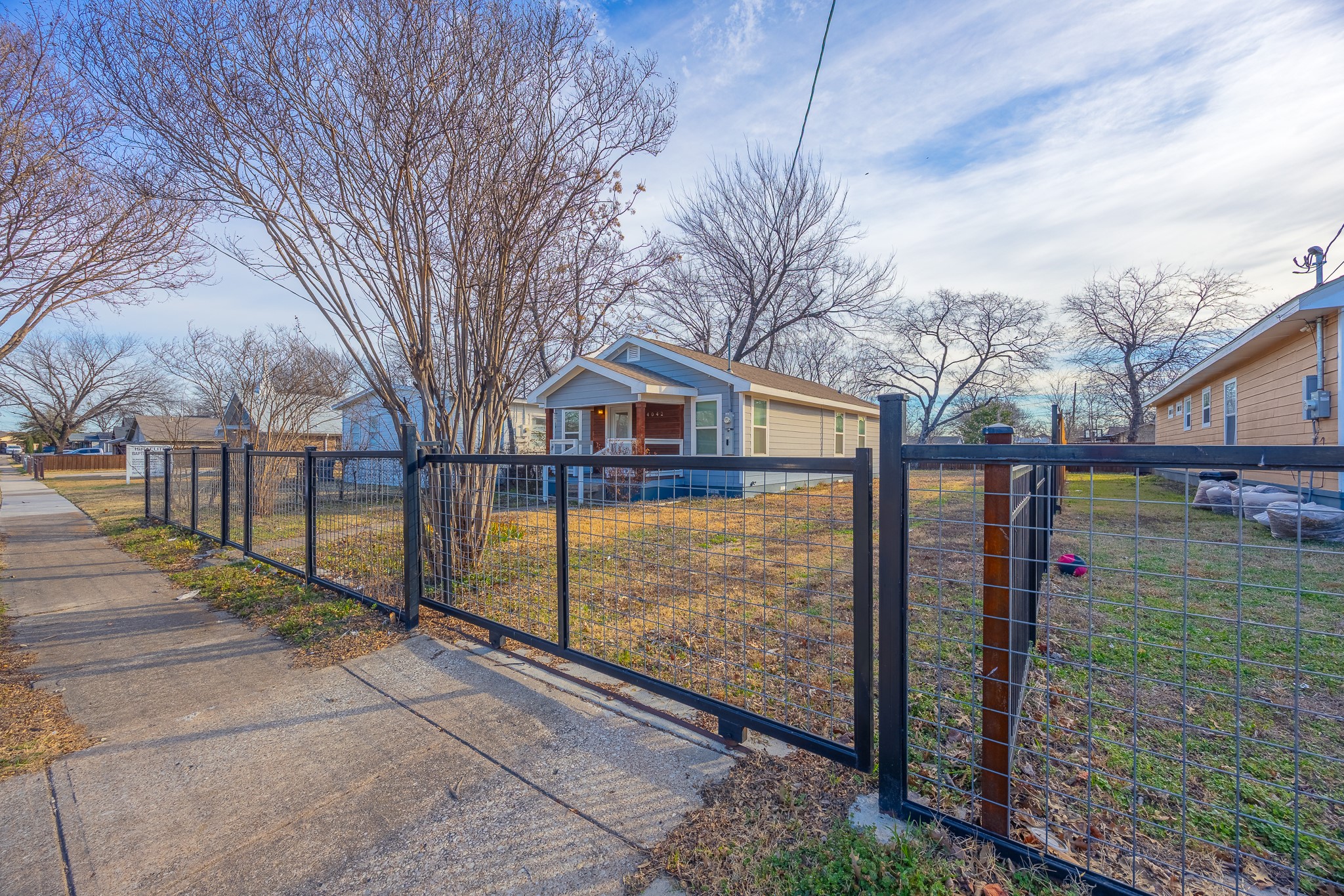 4042 Ladale Drive Dallas TX 75212
