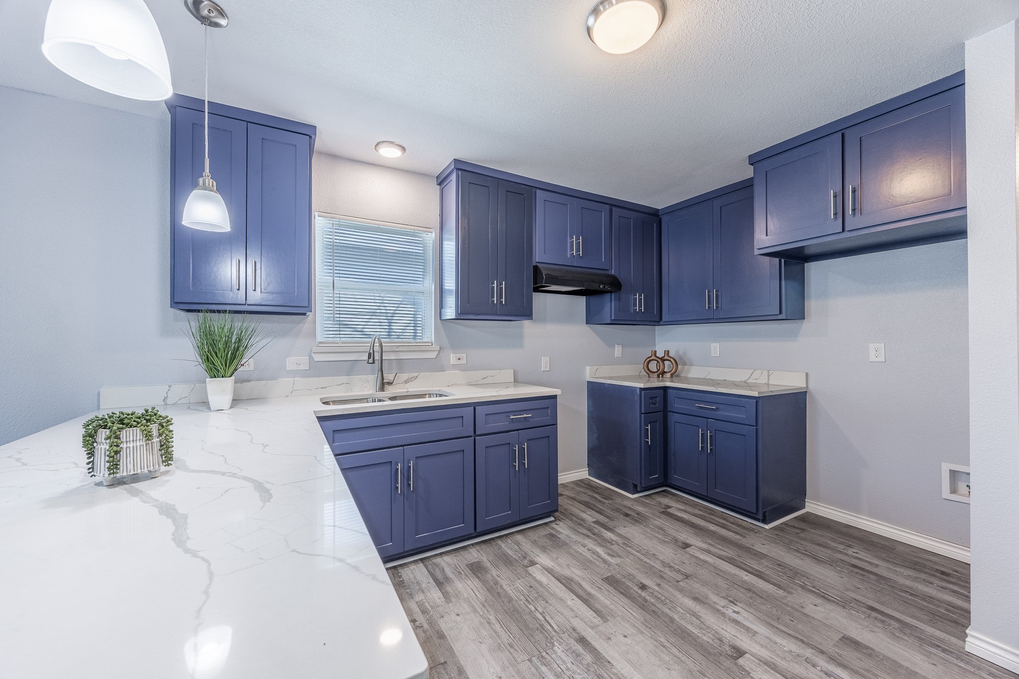 4042 Ladale Drive Dallas TX 75212