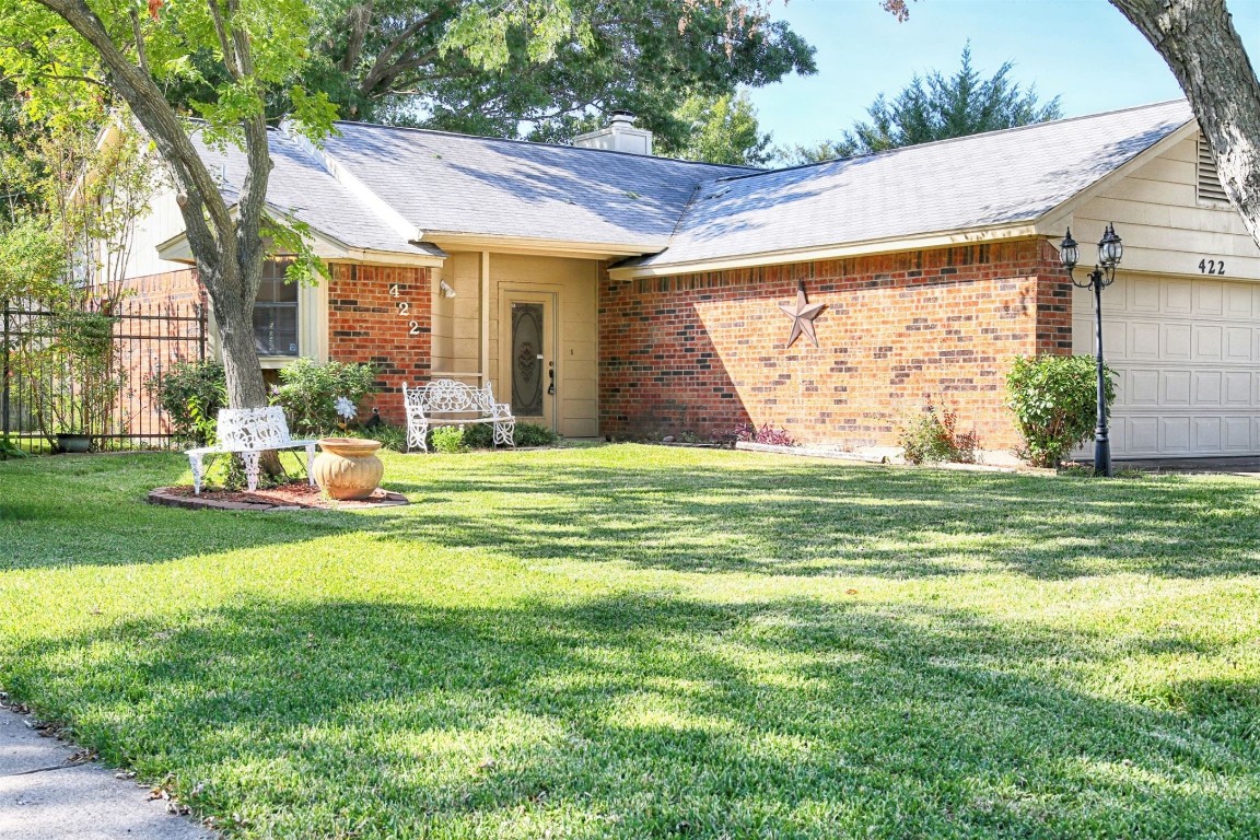 422 Benjamin Lane Arlington TX 76002