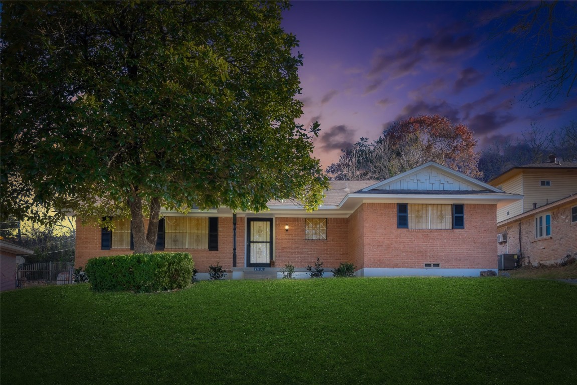 2910 Magna Vista Drive Dallas TX 75216
