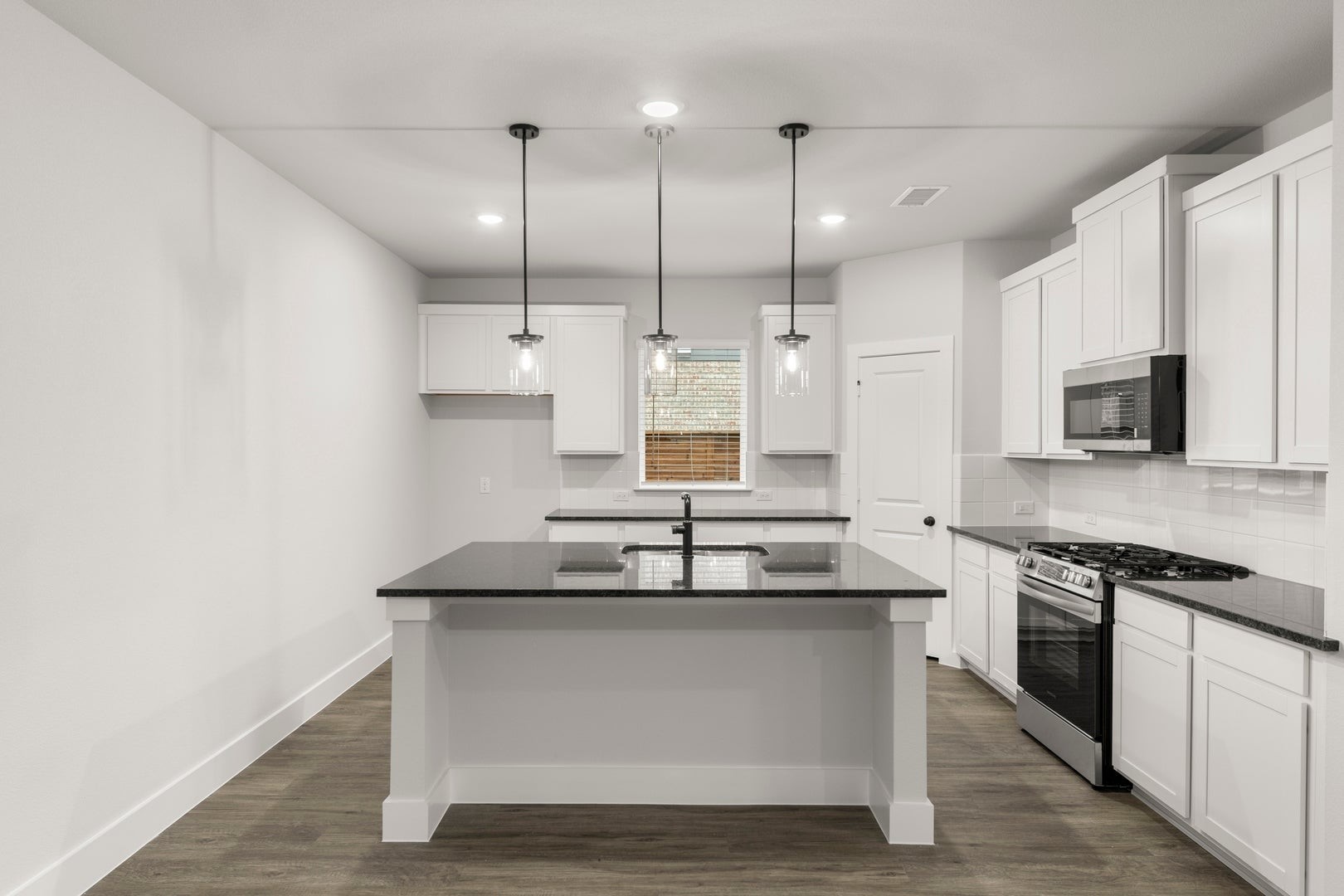 1921 Sapphire Run Mesquite TX 75181