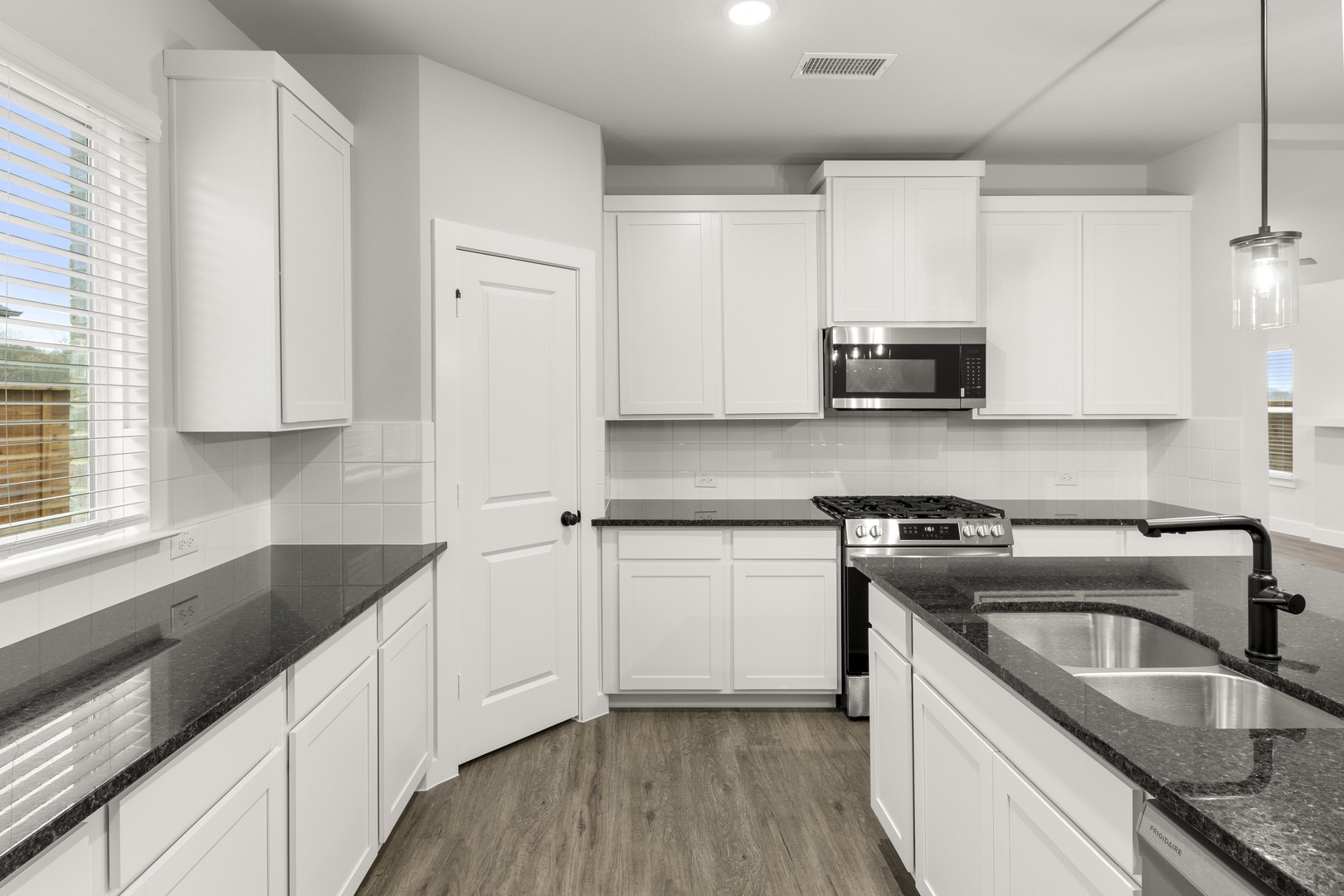 1921 Sapphire Run Mesquite TX 75181