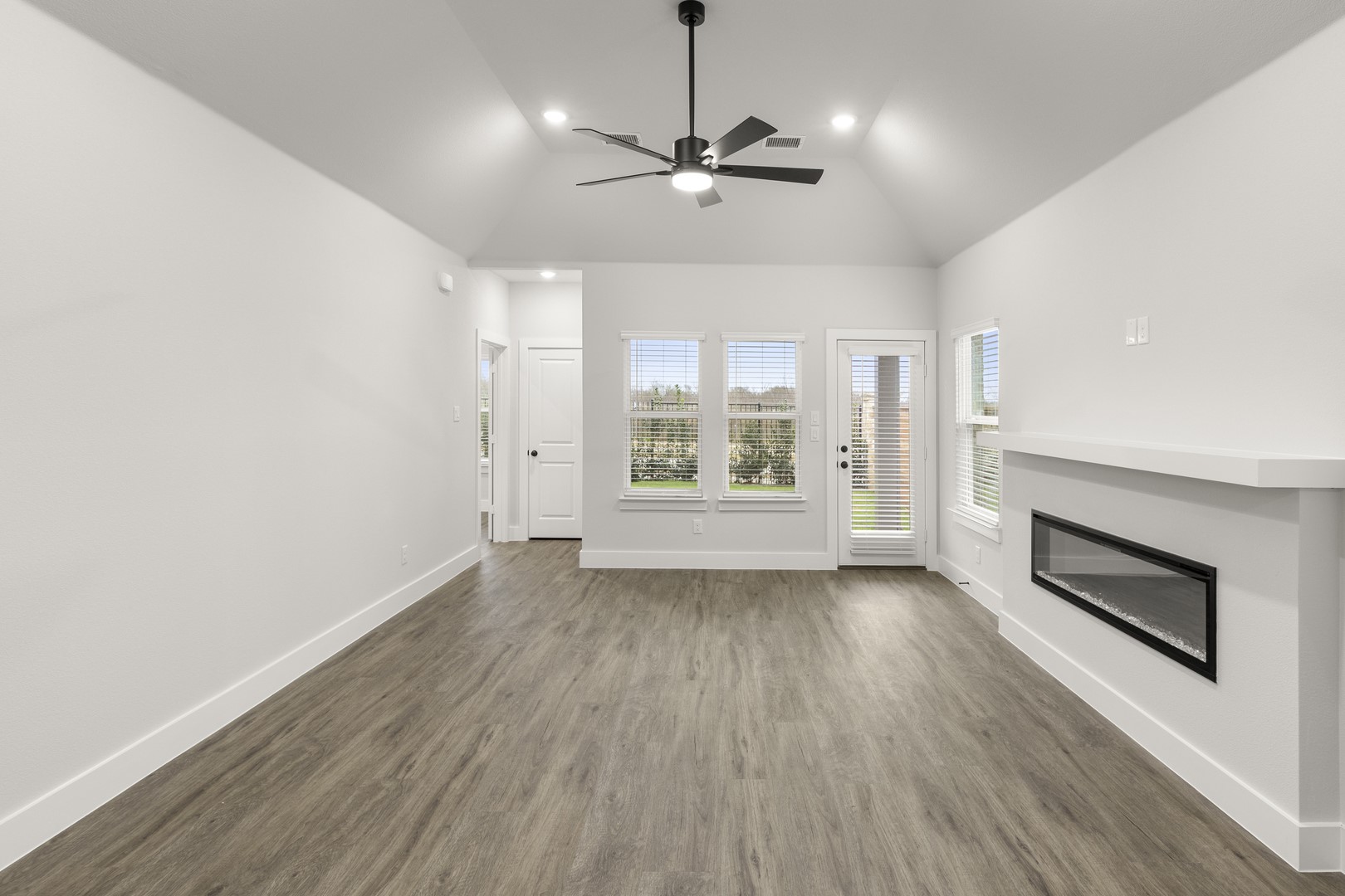 1921 Sapphire Run Mesquite TX 75181