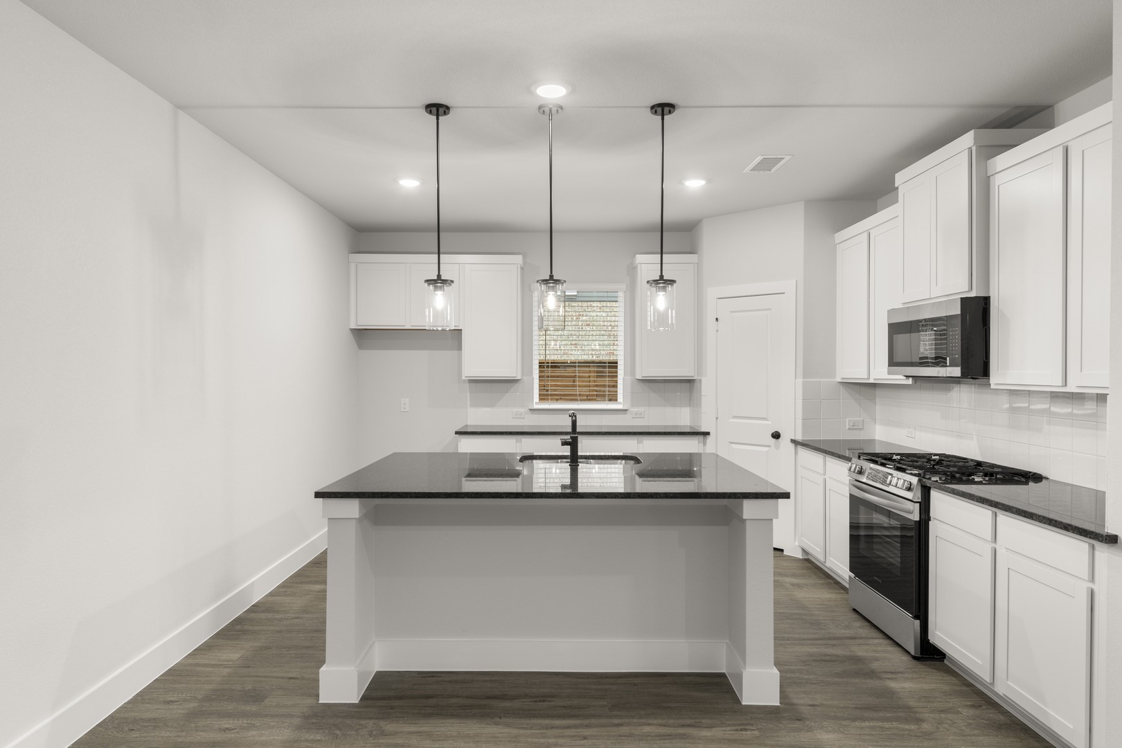 1921 Sapphire Run Mesquite TX 75181
