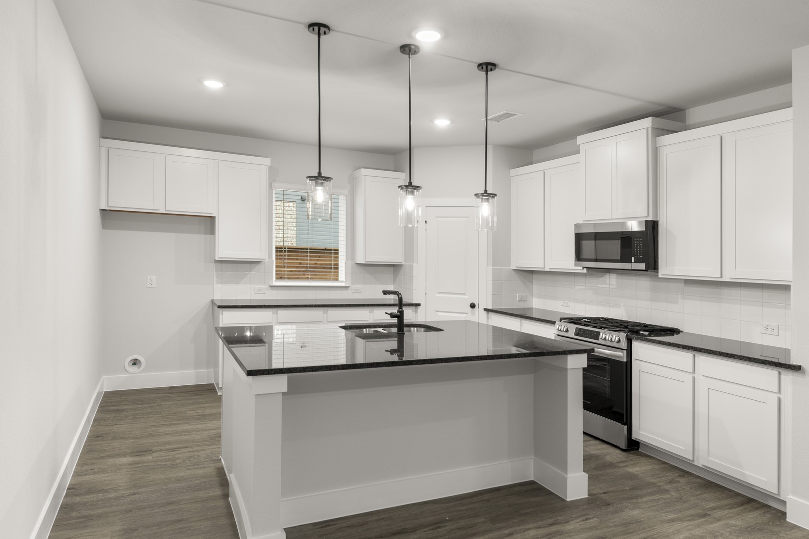 1921 Sapphire Run Mesquite TX 75181