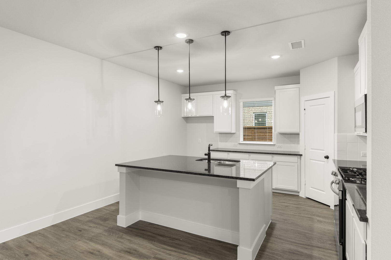 1921 Sapphire Run Mesquite TX 75181