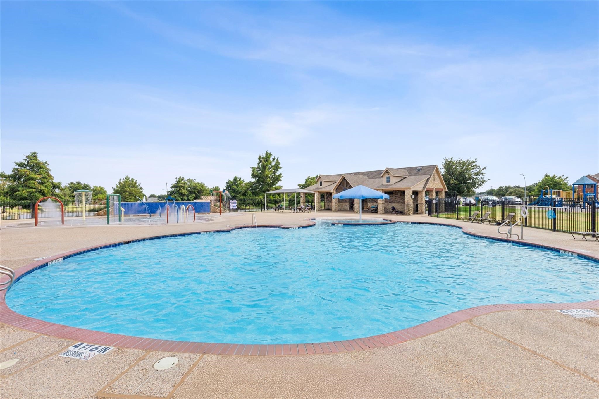 816 Skytop Drive Fort Worth TX 76052