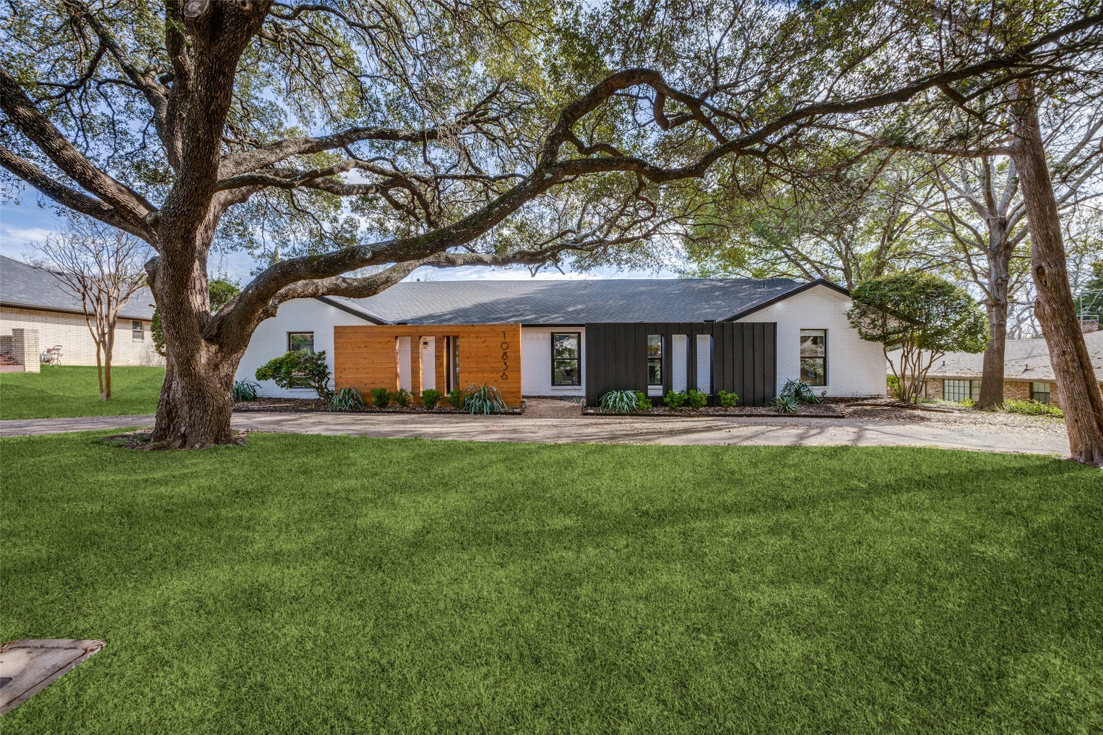 10836 Lochspring Drive Dallas TX 75218