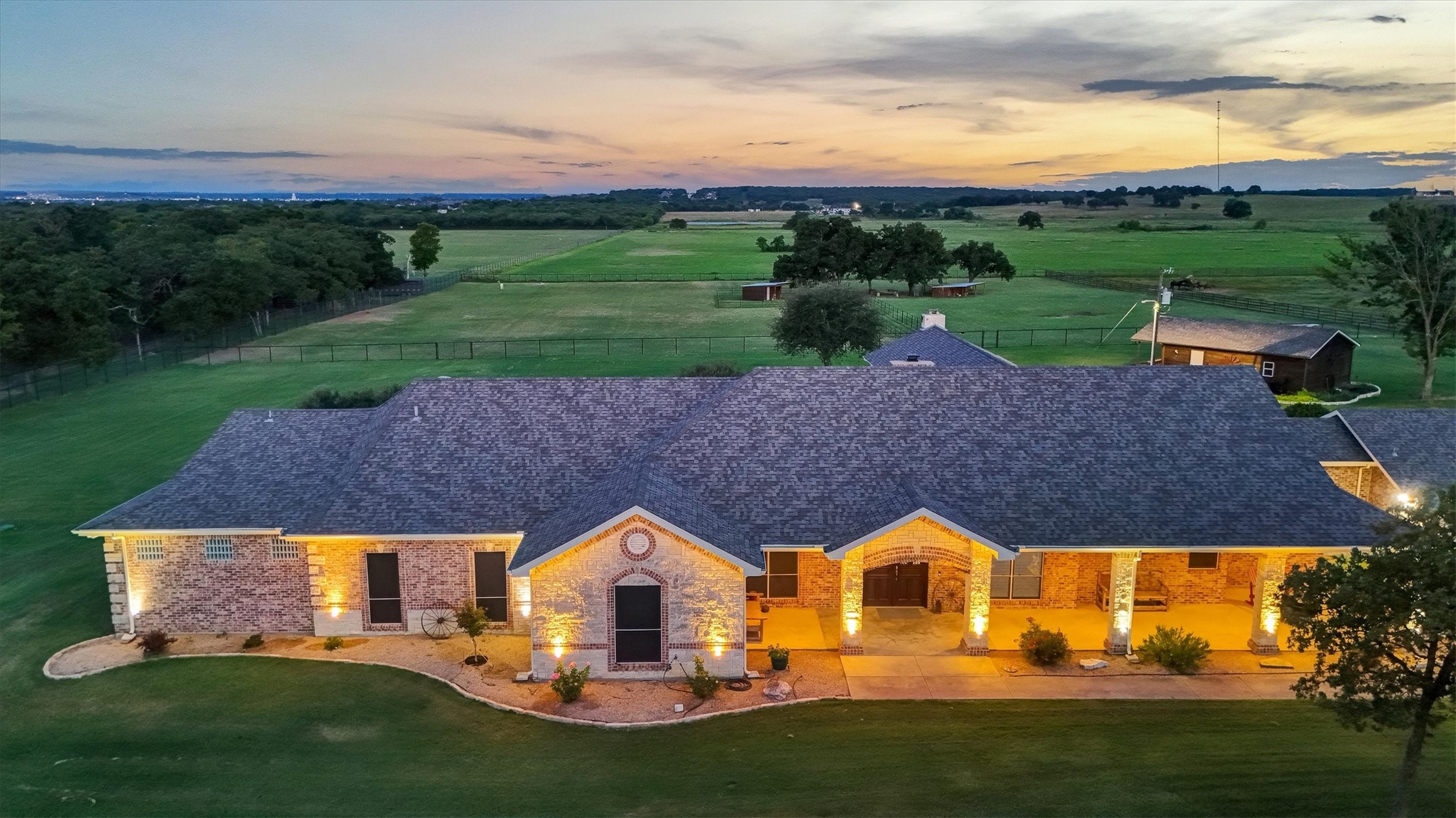 10420 County Road 1016 Burleson TX 76028