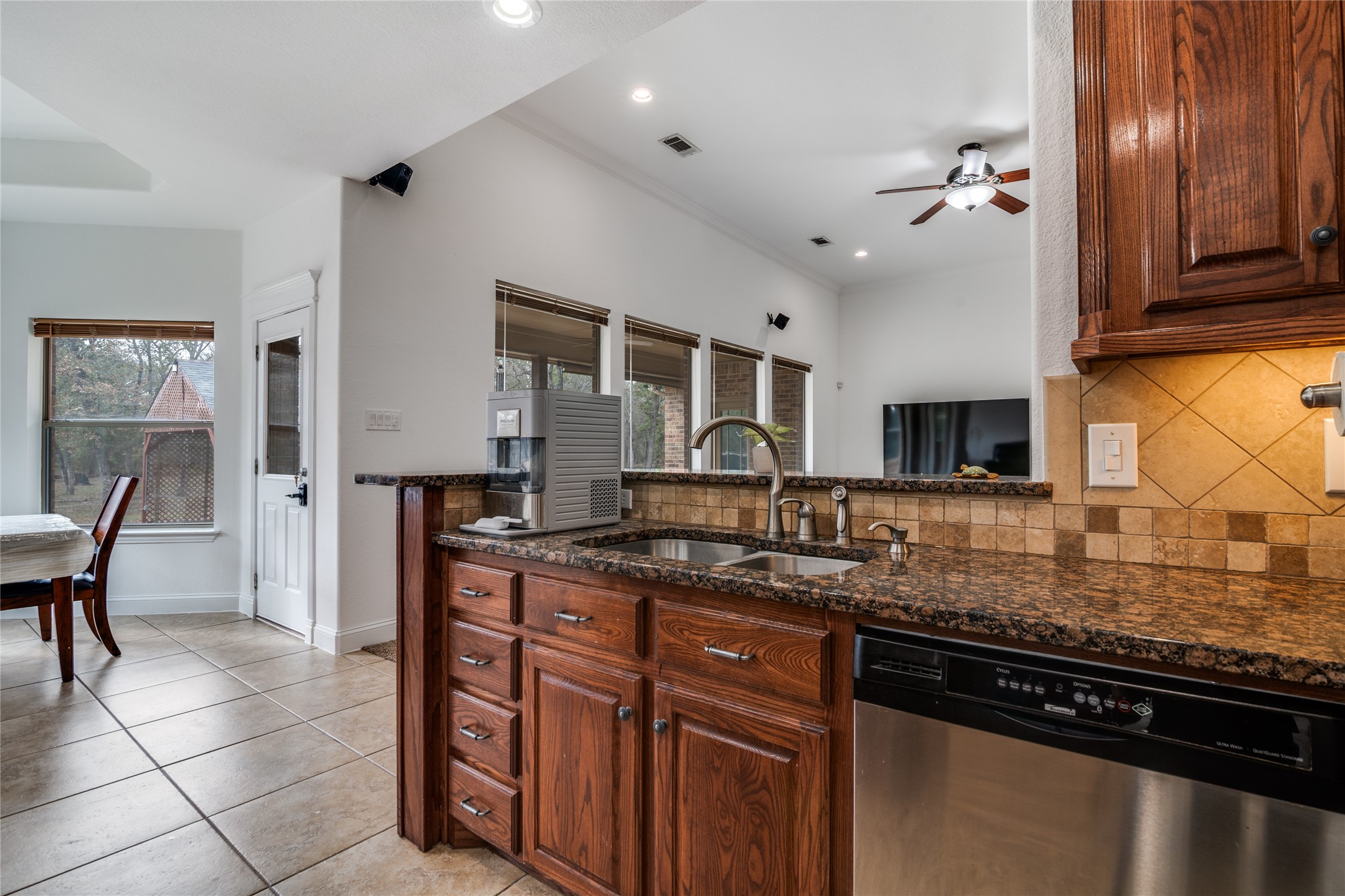 1122 Winding Wood Trail Scurry TX 75158