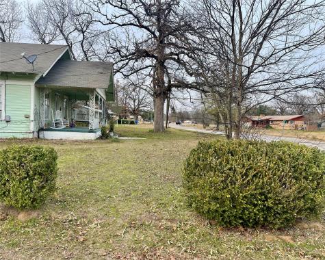 1023 N Spring Street Grand Saline TX 75140