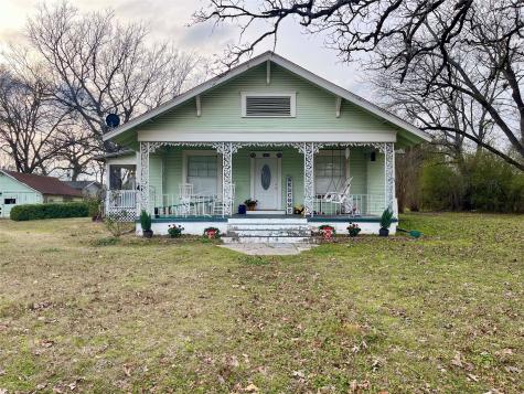 1023 N Spring Street Grand Saline TX 75140
