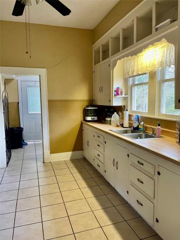 1023 N Spring Street Grand Saline TX 75140