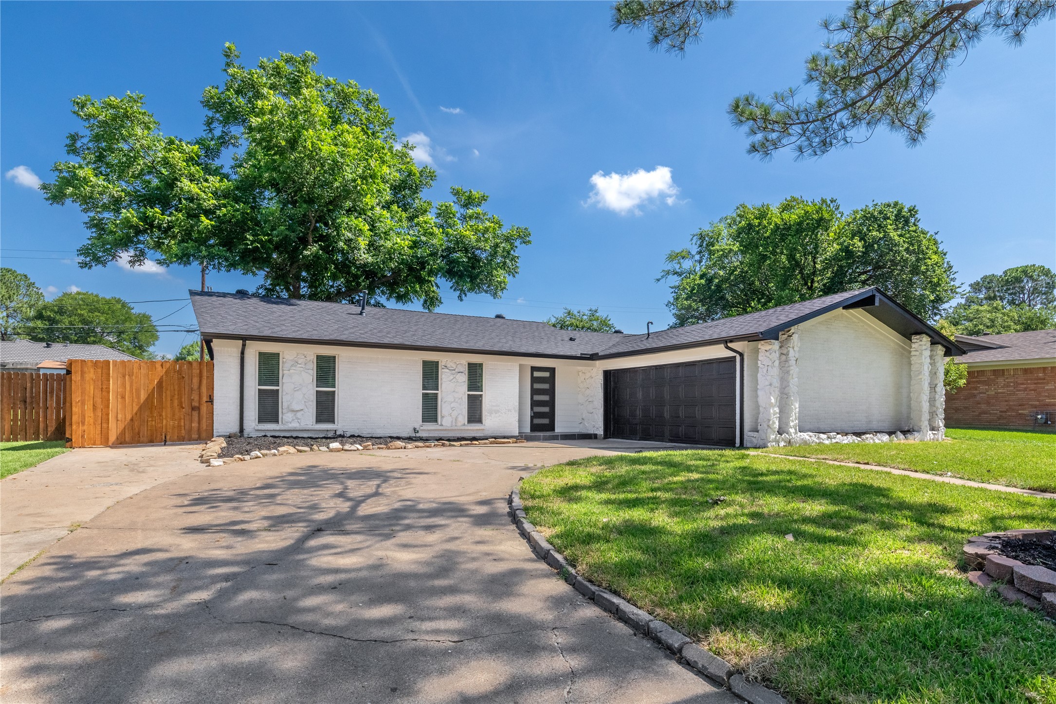 524 Circleview Drive N Hurst TX 76054