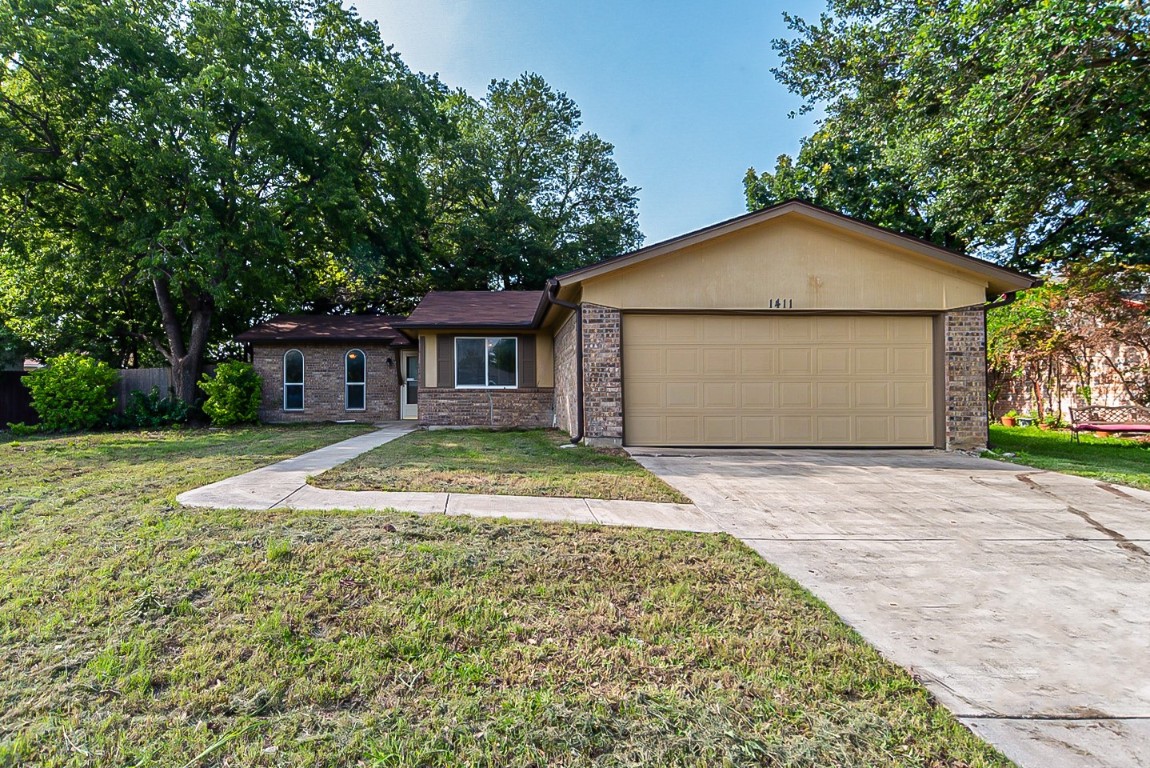 1411 Roanoke Street Arlington TX 76014