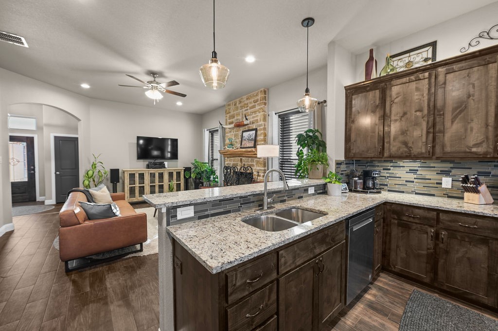 212 Mckittrick Lane Godley TX 76044