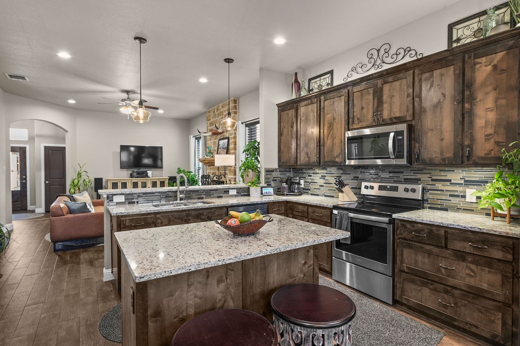 212 Mckittrick Lane Godley TX 76044