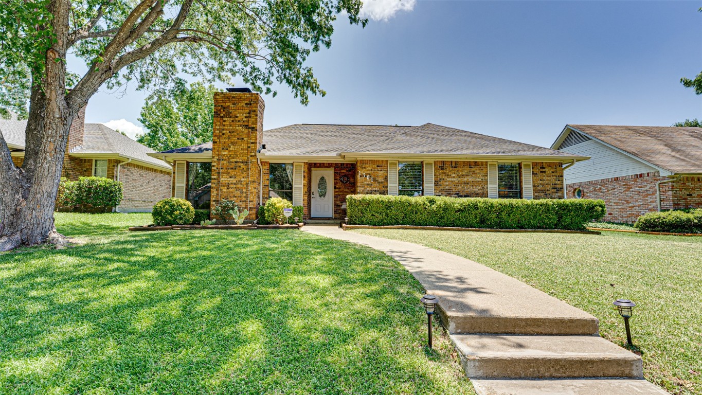 1301 Casa Linda Street Ennis TX 75119