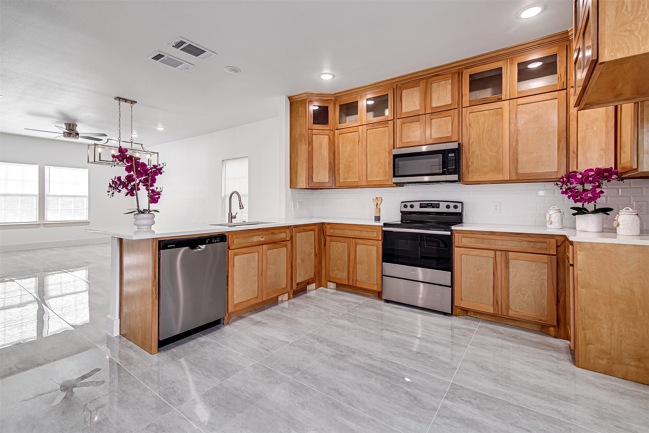 3155 N Glen Garden Drive N Fort Worth TX 76119