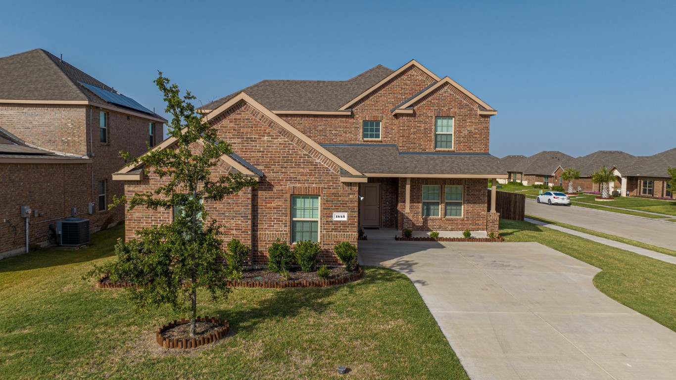 1543 Owen Way Waxahachie TX 75165