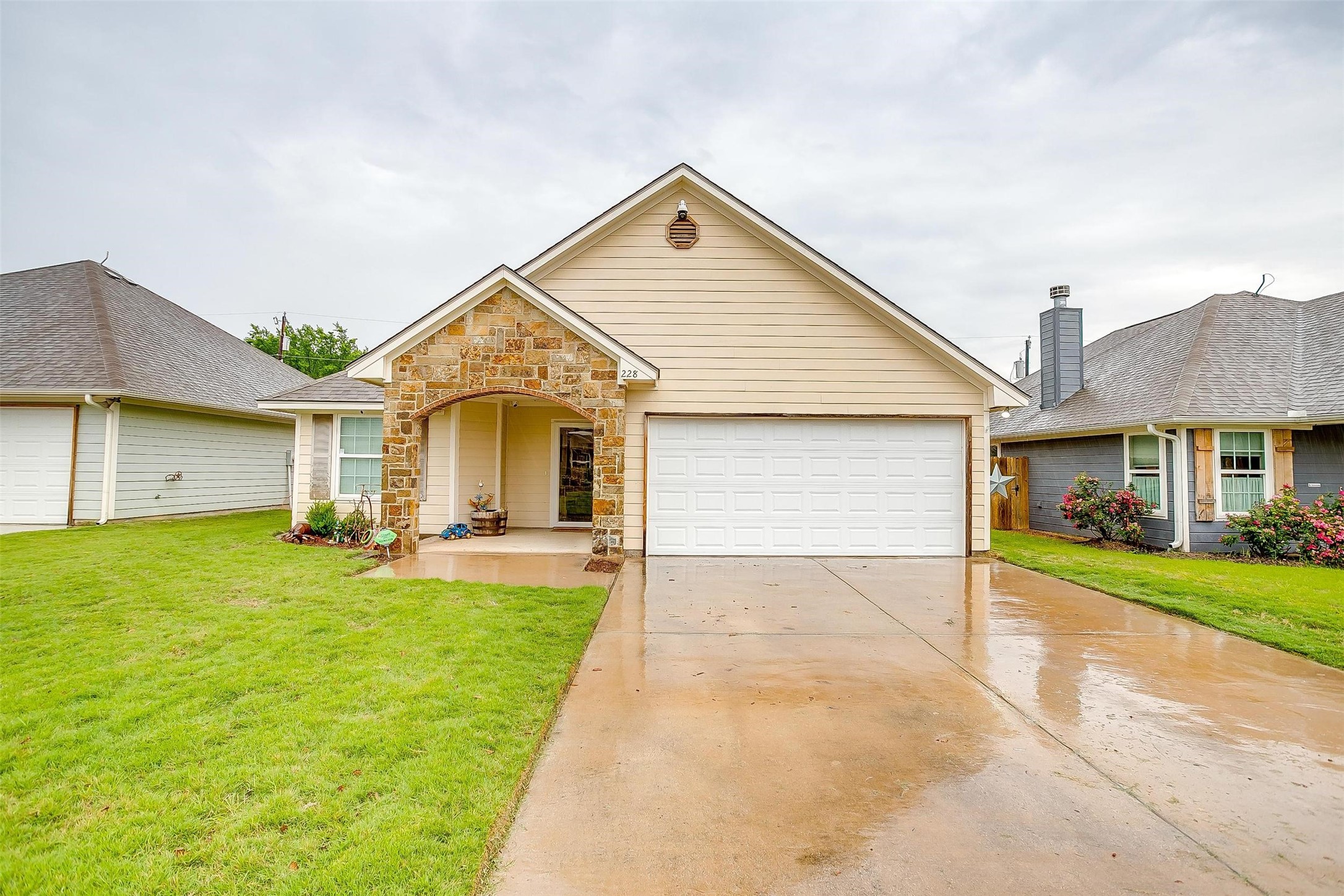 228 Lovers Path Drive Springtown TX 76082