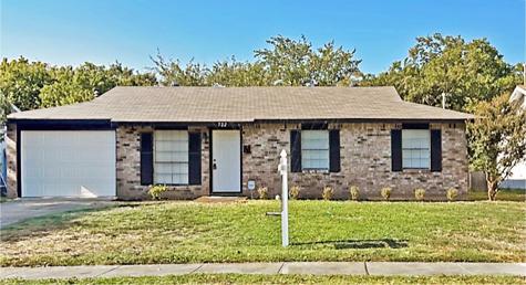 722 W Grenoble Drive Grand Prairie TX 75052