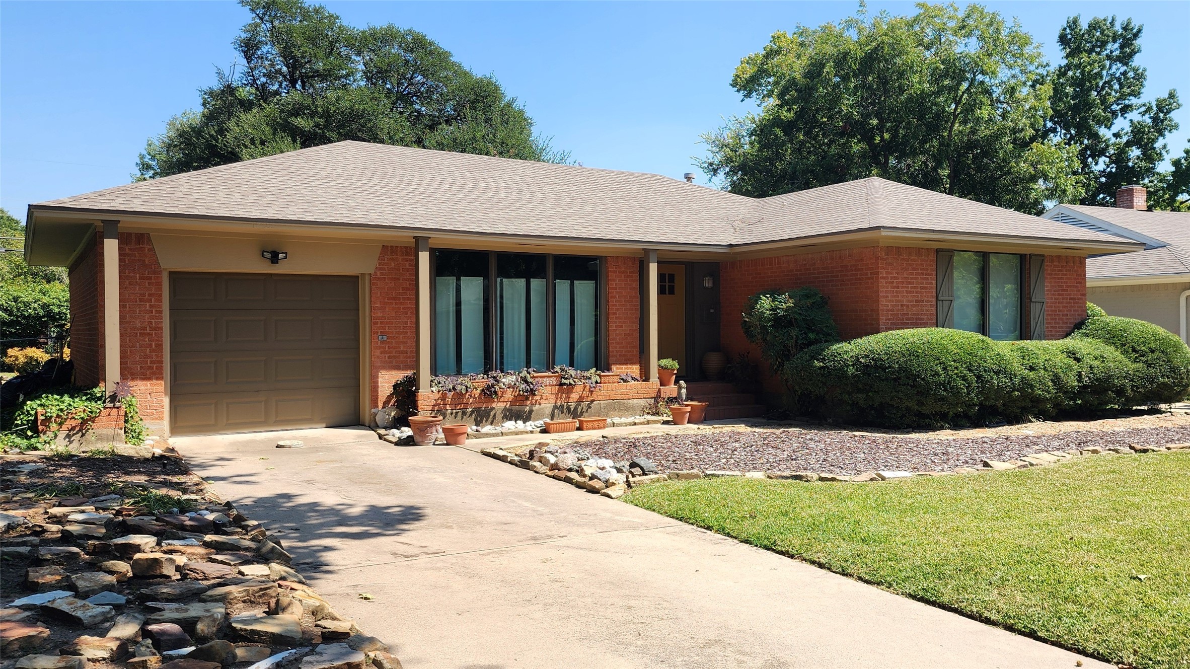 9130 Leaside Drive Dallas TX 75238