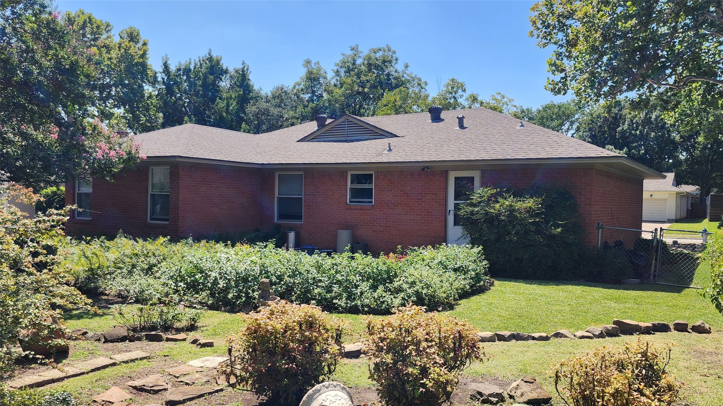 9130 Leaside Drive Dallas TX 75238