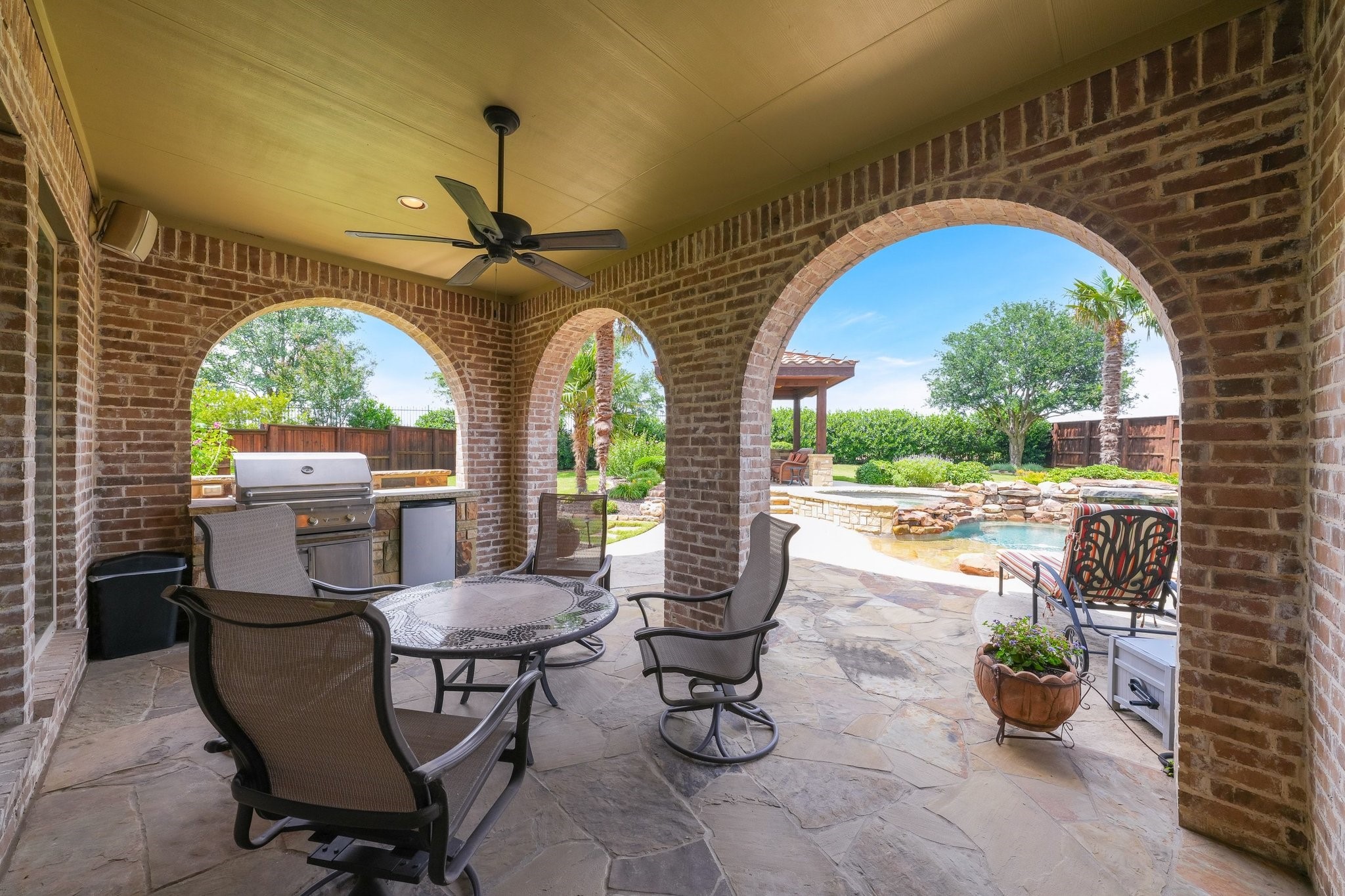 5859 Shoreside Bend Irving TX 75039