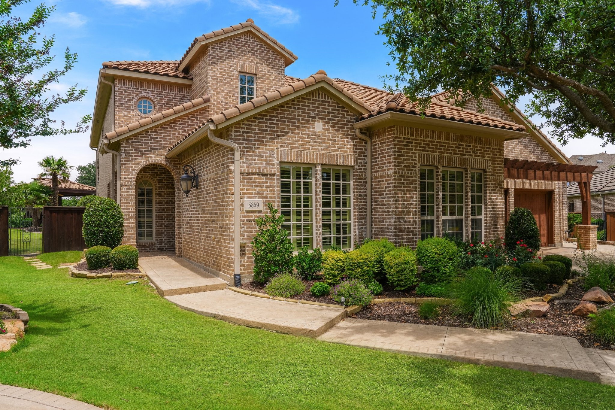 5859 Shoreside Bend Irving TX 75039