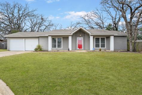 1323 Columbine Court Arlington TX 76013
