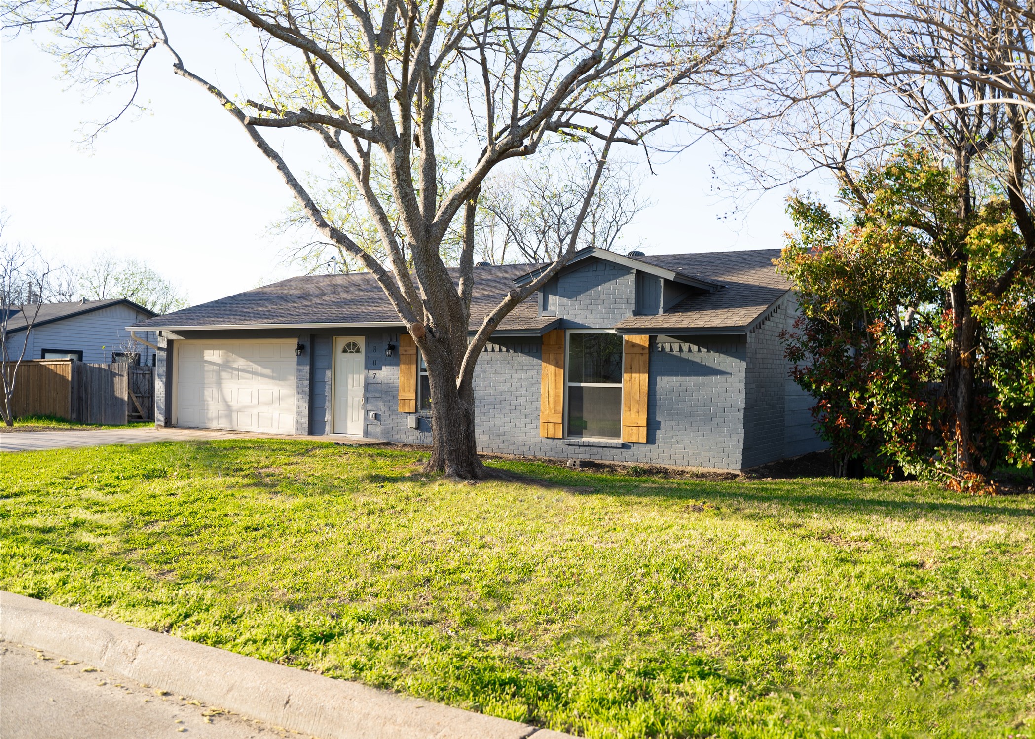807 Crockett Midlothian TX 76065