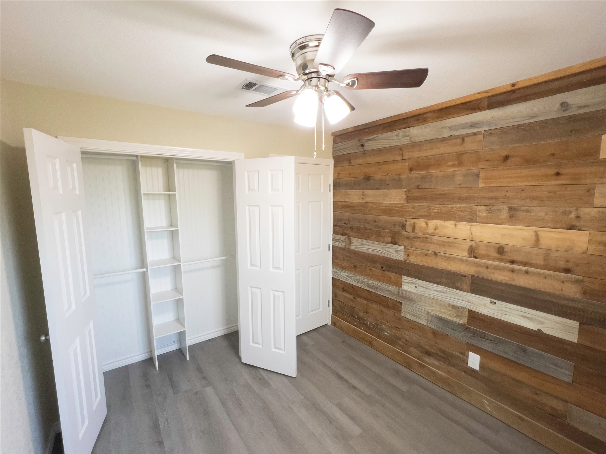 807 Crockett Midlothian TX 76065
