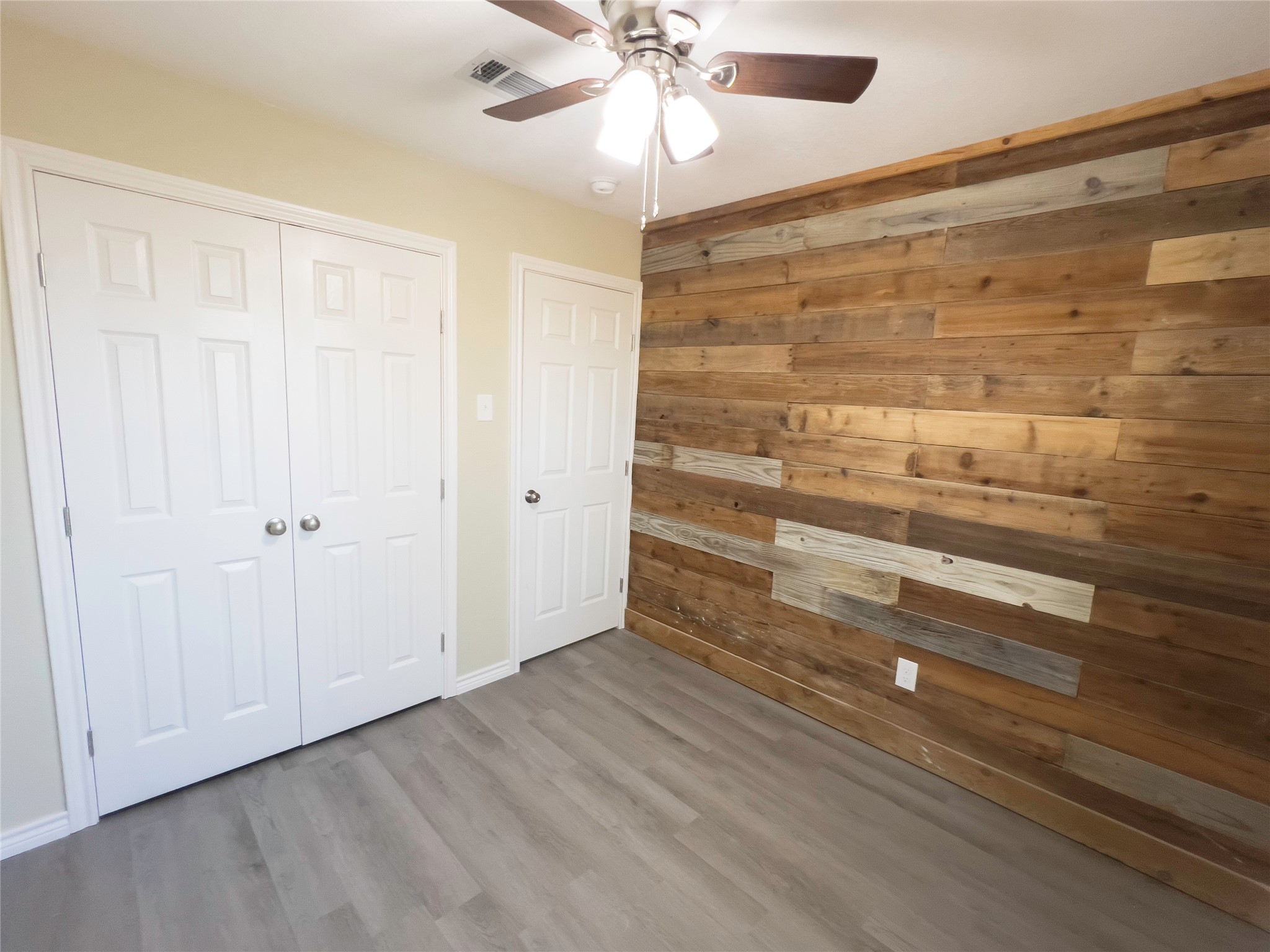 807 Crockett Midlothian TX 76065