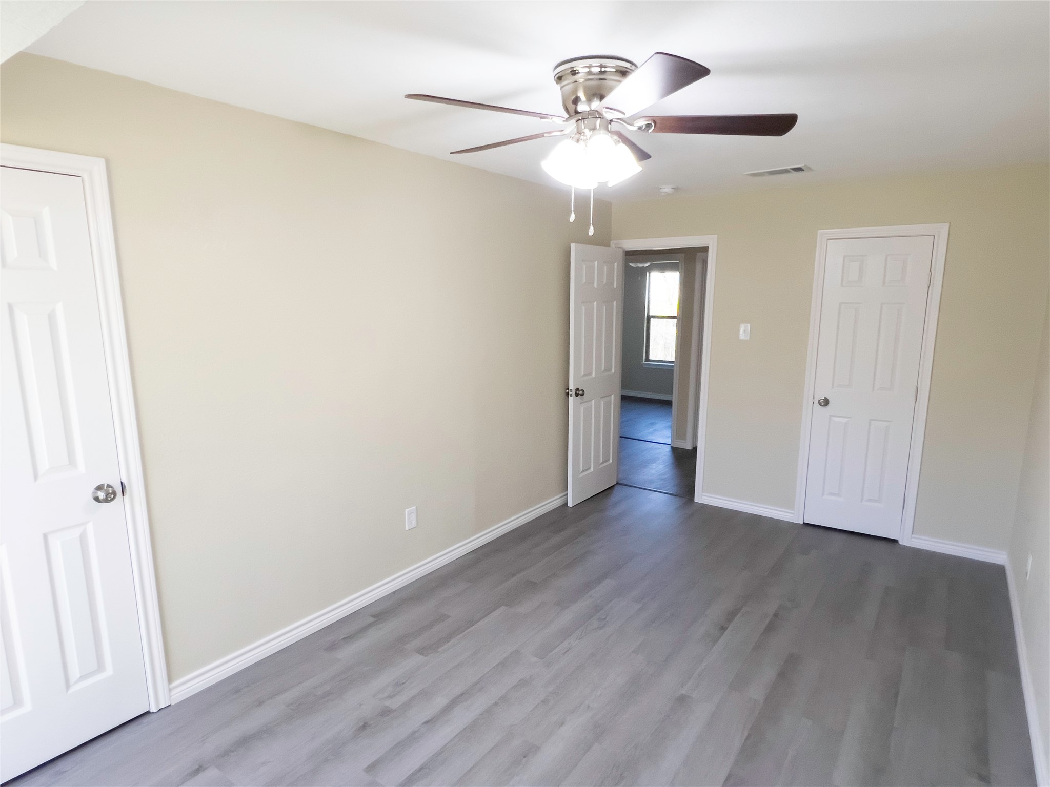 807 Crockett Midlothian TX 76065