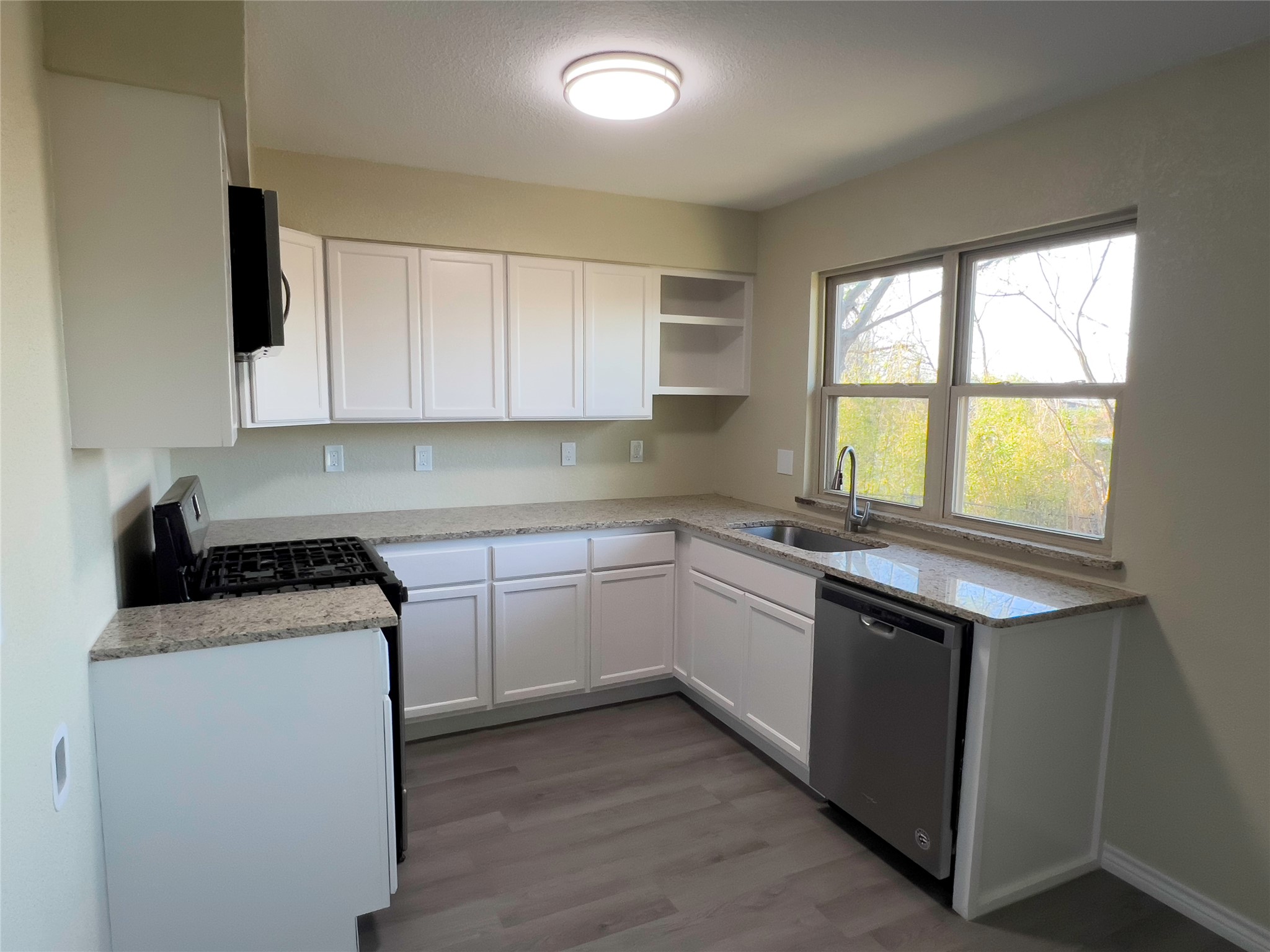 807 Crockett Midlothian TX 76065