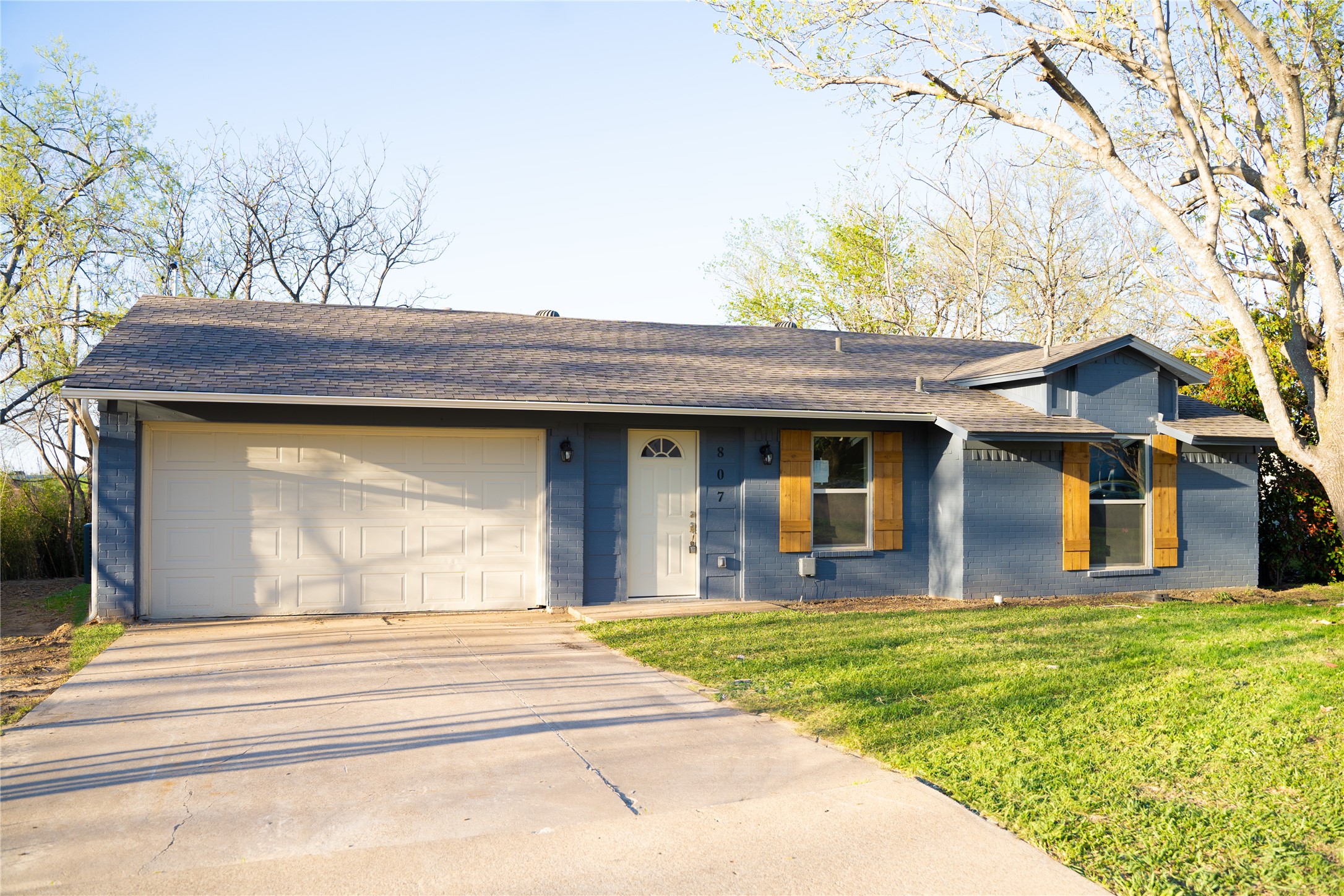 807 Crockett Midlothian TX 76065