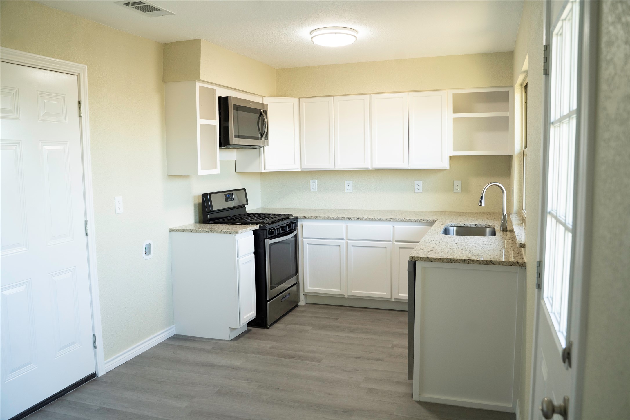 807 Crockett Midlothian TX 76065