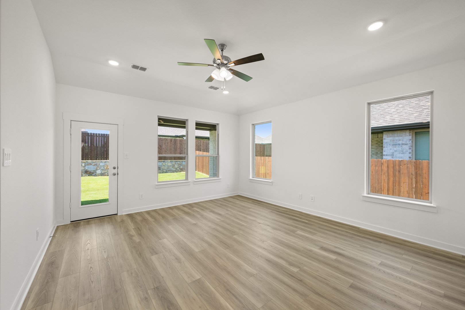 1321 Rothland Lane Red Oak TX 75154