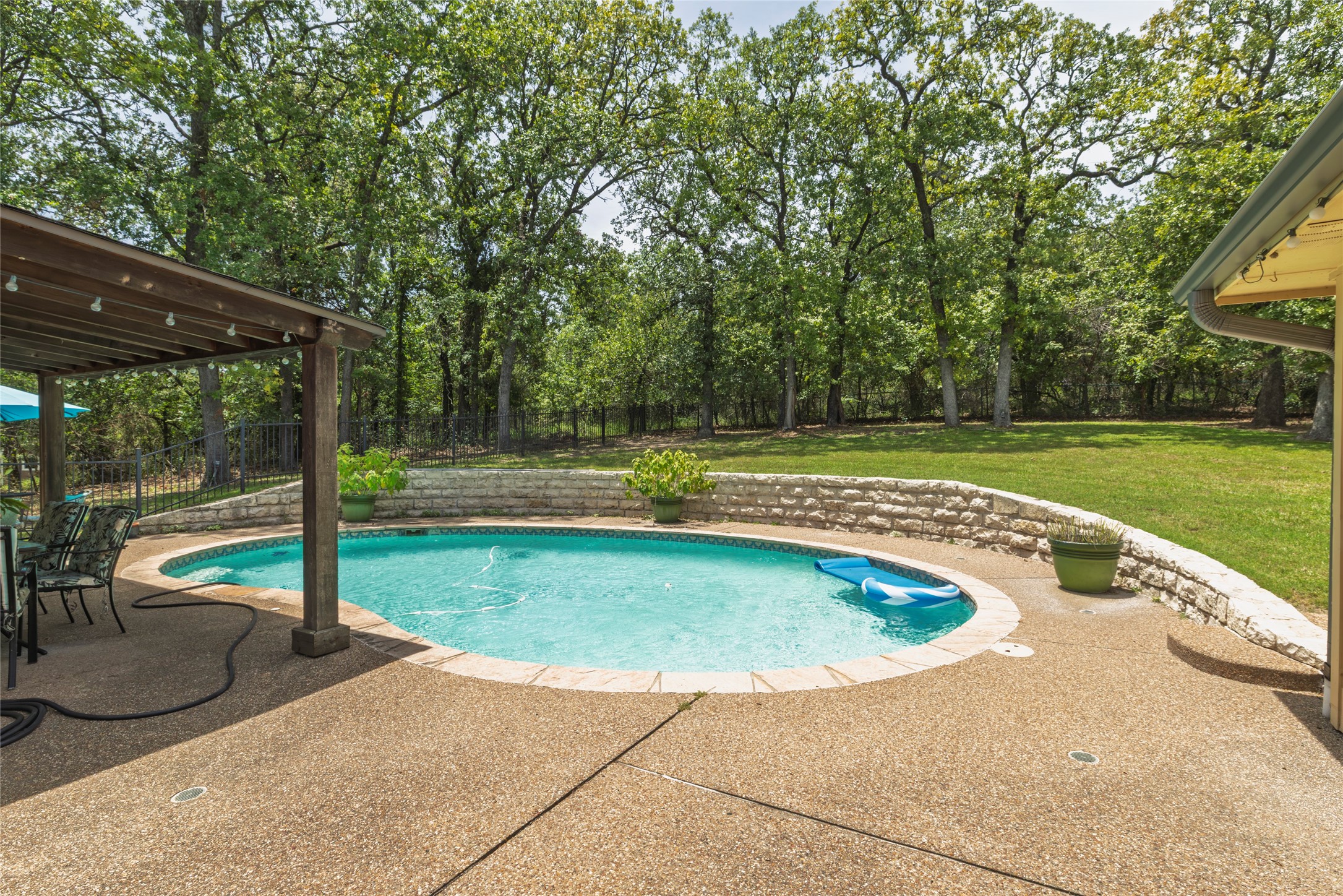 111 Florine Court Hudson Oaks TX 76087