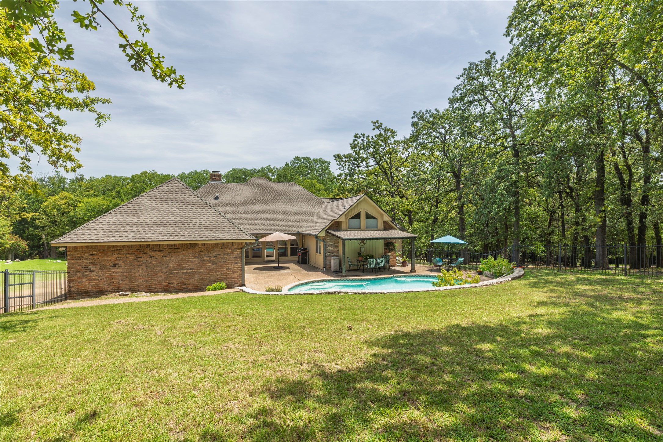 111 Florine Court Hudson Oaks TX 76087