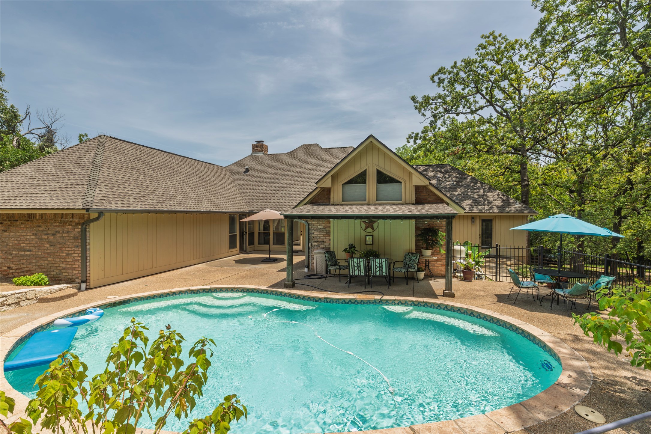 111 Florine Court Hudson Oaks TX 76087