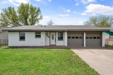 1206 S Benton Street Corsicana TX 75110
