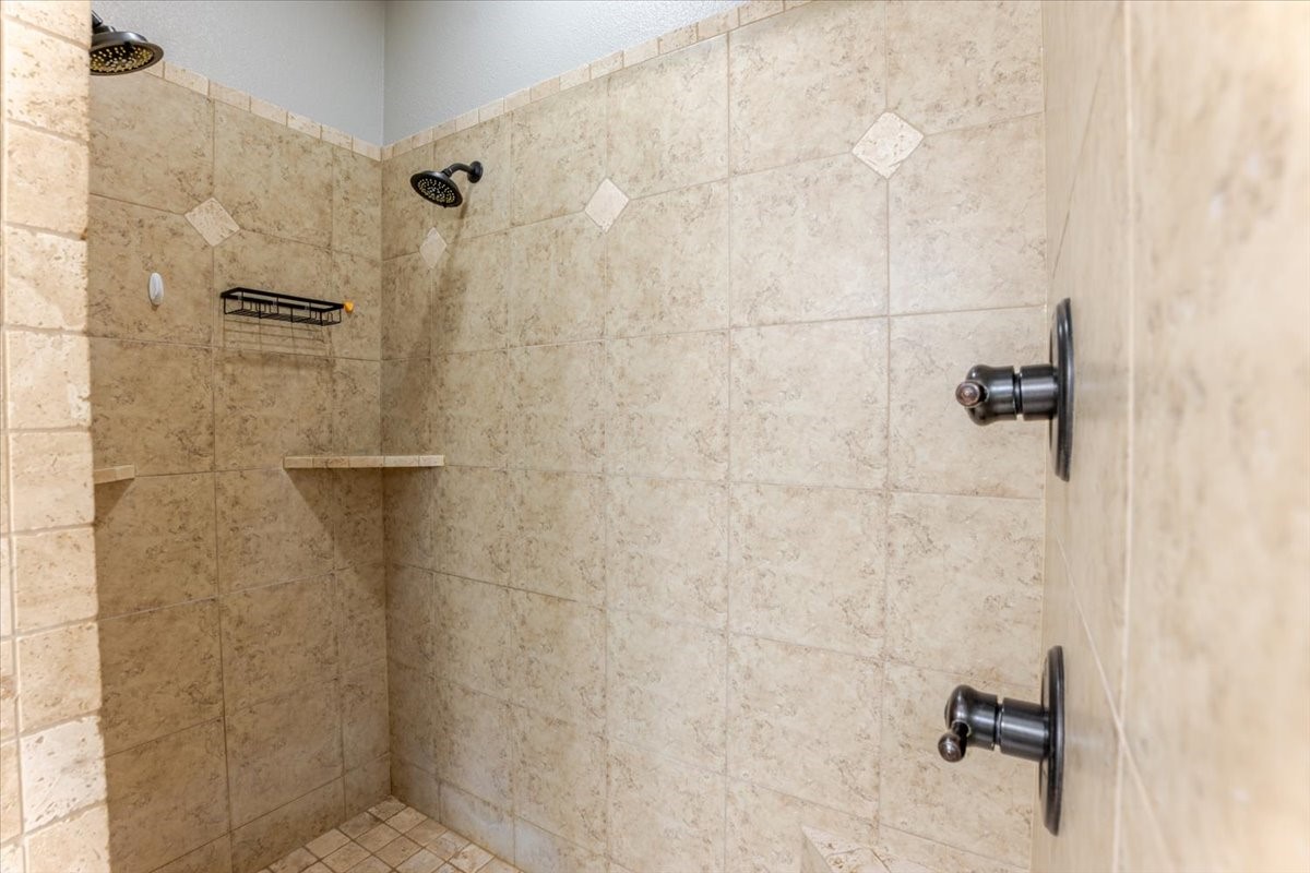 112 Camelot Street Glen Rose TX 76043