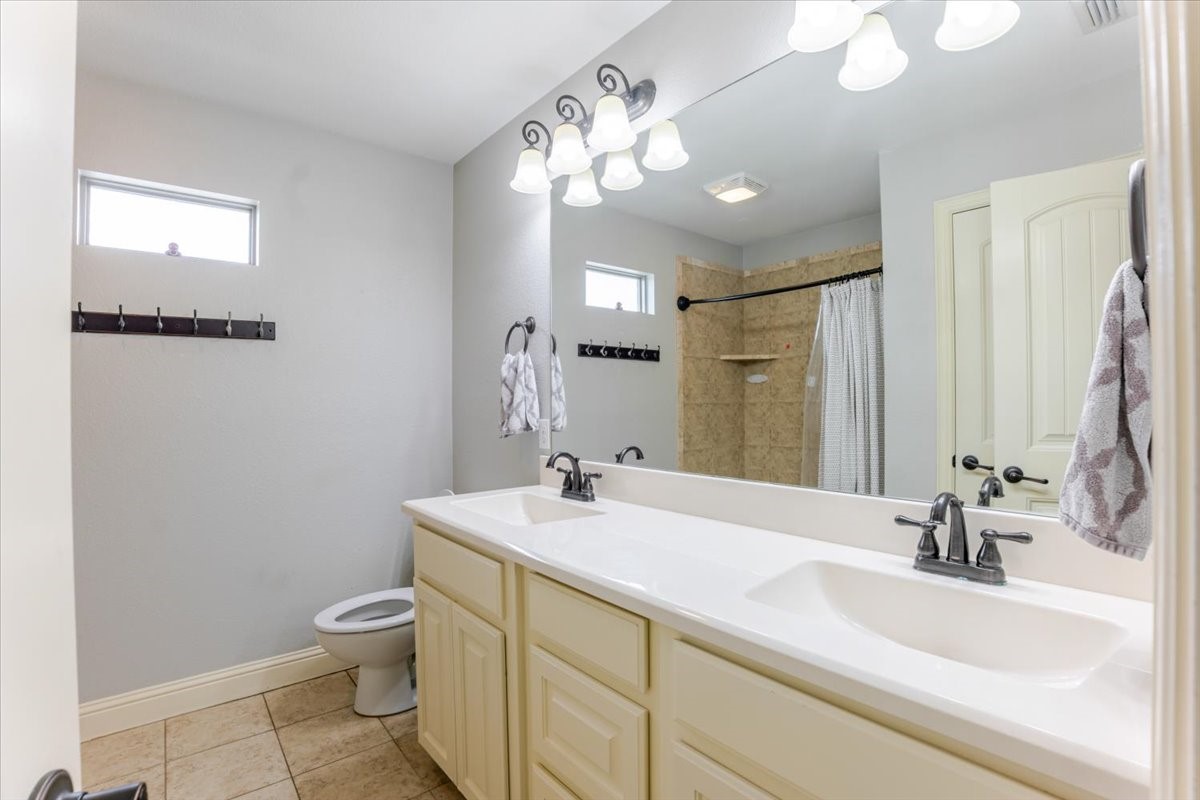 112 Camelot Street Glen Rose TX 76043