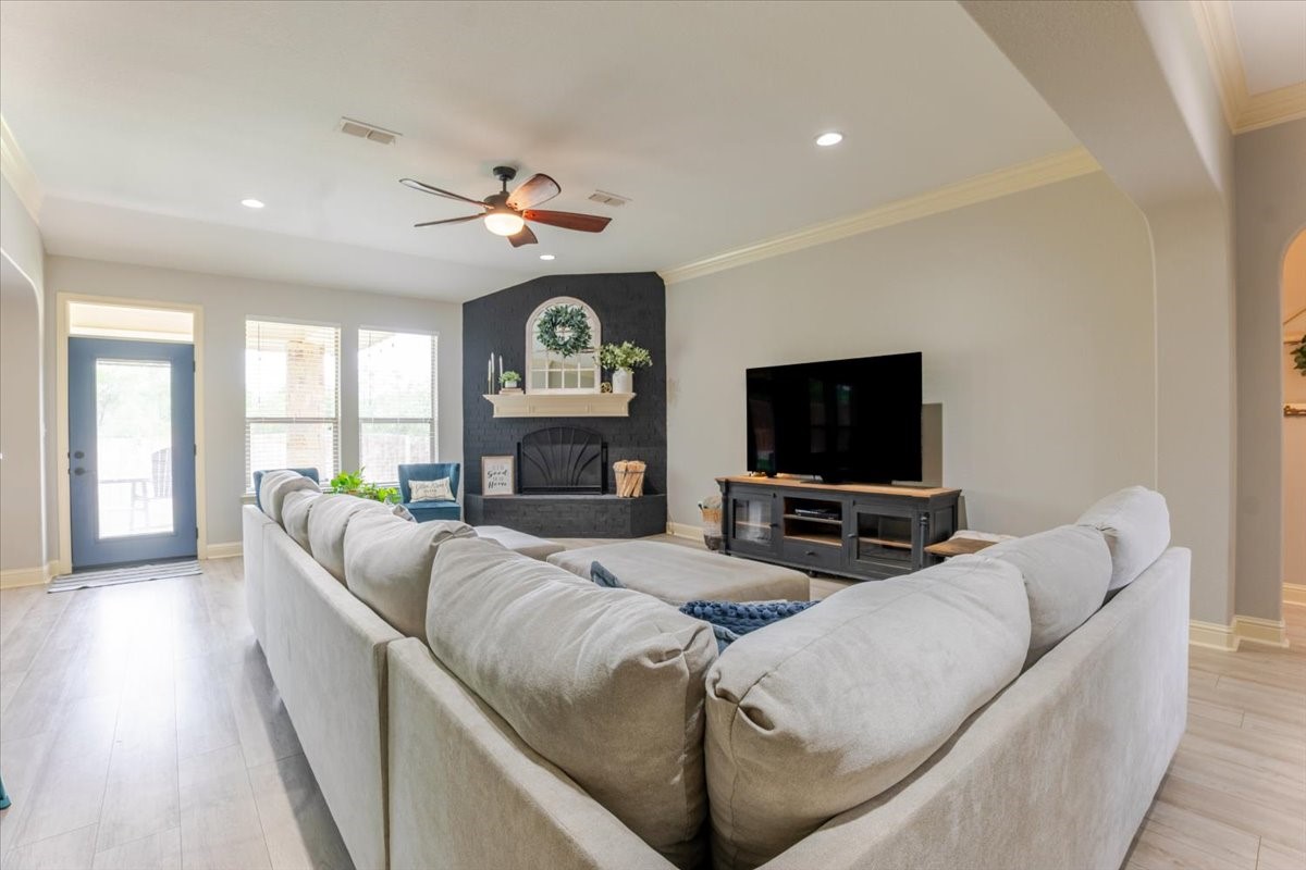 112 Camelot Street Glen Rose TX 76043