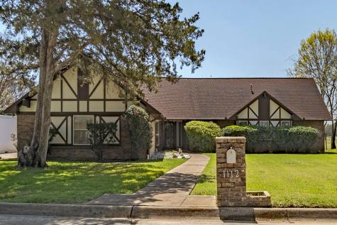 1112 Meadow Crest Lane Mansfield TX 76063