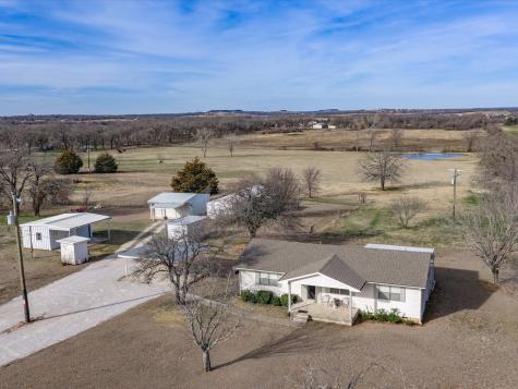 222 County Road 3331 Paradise TX 76073
