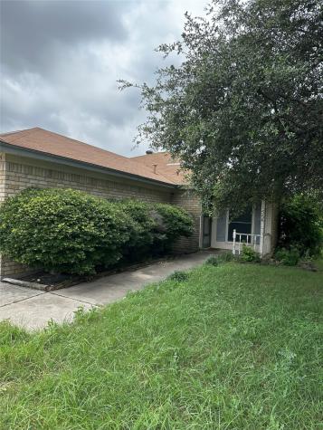 1155 Landsdale Lane Saginaw TX 76179